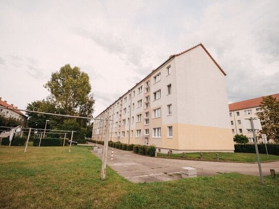 Lichtdurchflutete 3-Raumwohnung mit Blick in grünen Innenhof