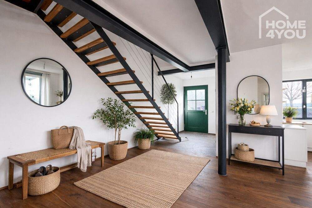 LOFT im luxuriös sanierten Gutshof, 142 qm, 2 SZ, 2 Bäder, WC, EBK, Garten&Terrassen, 2 TG-Plätze