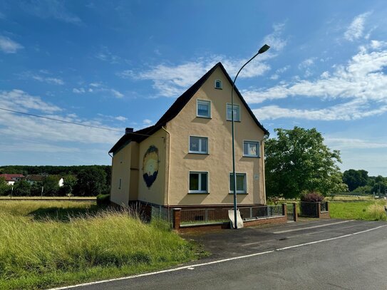 Zweifamilienwohnhaus mit Blick ins Grüne in Reiskirchen-Saasen