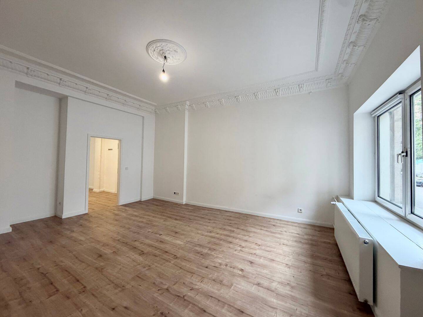 Frisch sanierte 2-Zimmer-Wohnung im EG; zentral in Moabit - inkl. Einbauküche! - Photo 1
