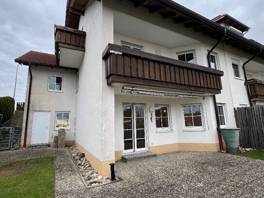 Sonnige Doppelhaushälfte mit Balkon, Terrasse und Garten in Stetten