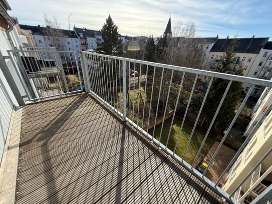 Wohnen im DG - Balkon - Stellplatz möglich!!