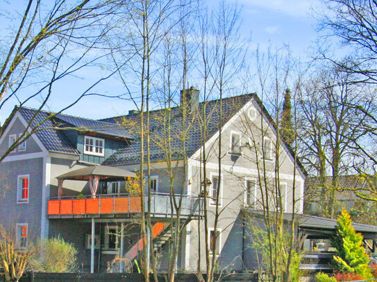 Kapitalanlage, Drei-Familien-Haus, Multifunktionales Anwesen, Wohnen und Business, große Terrasse