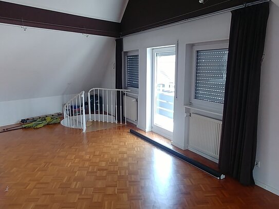 Maisonettewohnung mit 120 m² Wfl. im 3./4. Obergeschoss mit Blick auf die Weinberge