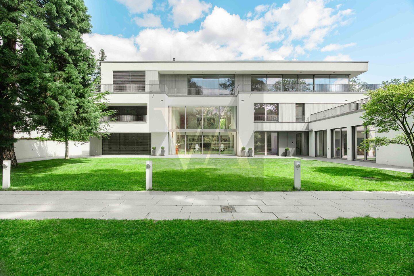 State of the Art Penthouse mit privaten Zugang, Lift, Pool und Parkgrundstück - Photo 1