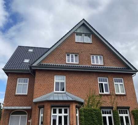 Vollständig renovierte 3 1/2 Zimmer-Wohnung mit Balkon und EBK in Rendsburg