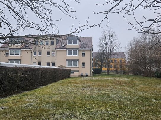 Sehr schöne 2-Raumwohnung mit Balkon und Carportstellplatz