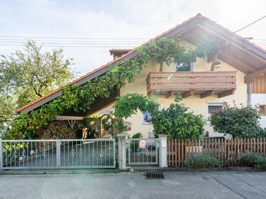 Kernsanierte und gemütliche Doppelhaushälfte mit Carport und Top Energiewert in Peiting!