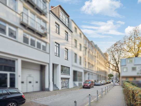 Stadthaus zwischen Alster und Lange Reihe - Wohnen und Arbeiten unter einem Dach in HH-St. Georg