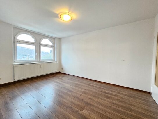 Neues Zuhause. Dachgeschosswohnung zum Einziehen und Wohlfühlen!