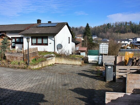 Einfamilienhaus mit Kamin und Pool zentral in Markt Aidenbach