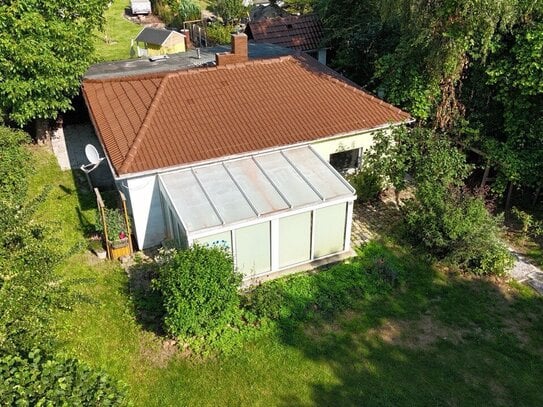 Gut geschnittener Bungalow mit kleinem Garten