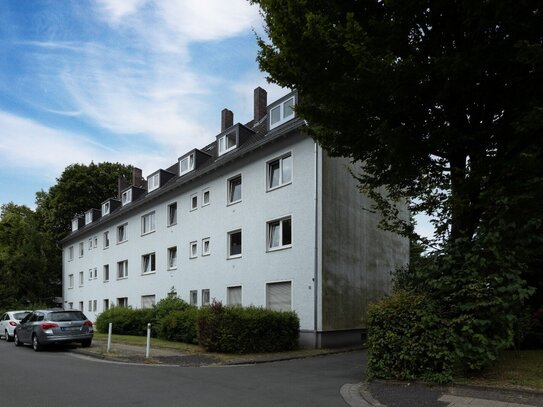 Gemütliche 3 Zimmer Dachgeschosswohnung mit modernisiertem Bad und großem Gemeinschaftsgarten