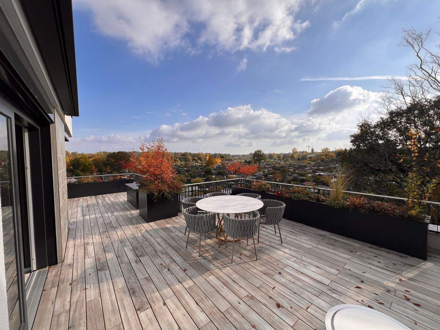 Penthouse für Kenner – 333 m² Wohnluxus mit 210 m² Dachterrasse, Sauna, Fitness, Kamin & Designküche in Leipzig-Leutzsch