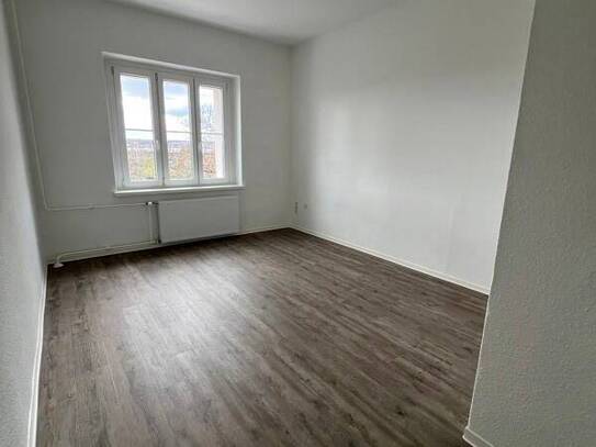 Wir sanieren diese praktische 1-Zimmer-Wohnung in Stadtlage!