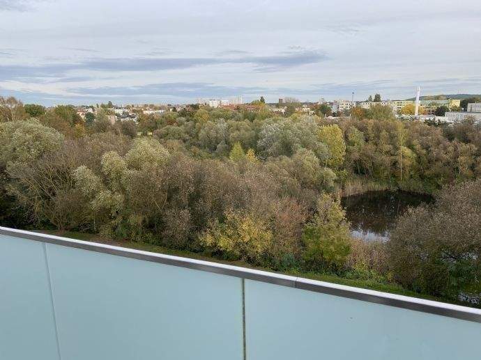 Dachgeschoss-Tolle 3 Zimmer im Neubau - Großer Balkon - Photo 1