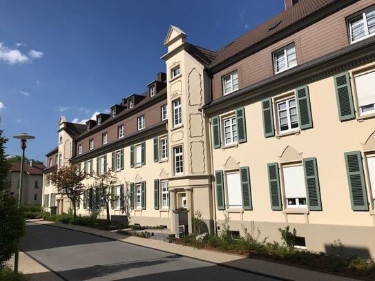 Wunderschöne Dachgeschoss-Wohnung mit Loggia und Fernblick