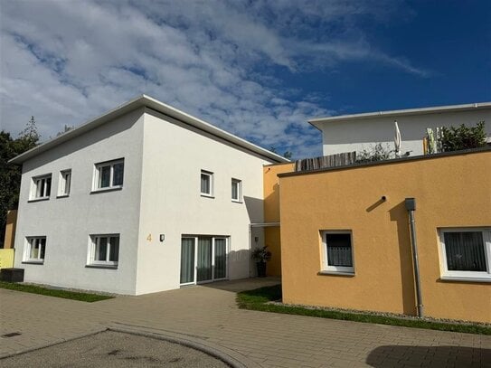 WOHNEN FÜR SENIOREN: 2,5 Zi.-Whg. mit Balkon und Kfz-Außenstellplatz in Aalen-Hofen