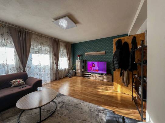 Vielseitiges Mehrfamilienhaus mit 3 Wohneinheiten - Ideal für Investoren & Familien