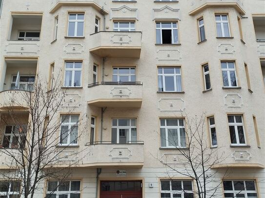 Bezugsfrei! Sanierte 1,5-Zimmer Erdgeschosswohnung mit Terrasse im trendigen Prenzlauer Berg