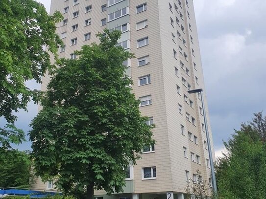 PROVISIONSFREI vermietete 3-Zimmer-Wohnung mit Balkon, im 4. OG eines Mehrfamilienhauses