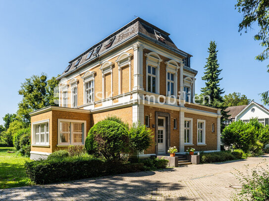 Einmalige historische Gründerzeitvilla in Bestlage von Brühl.