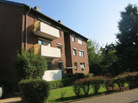 GROSSZÜGIGE ZWEIZIMMERWOHNUNG MIT BALKON IN RUHIGER LAGE VON WILLICH-SCHIEFBAHN