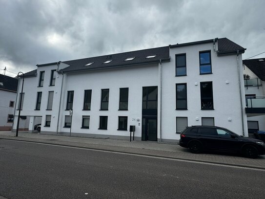 Hochwertige Wohnung mit Balkon, Aufzug, Niedrigenergiehaus