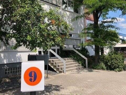 Schönes Büro (Nr.10) 22m² im 1.OG , hell und freundlich. Gute Verkehrsanbindung !