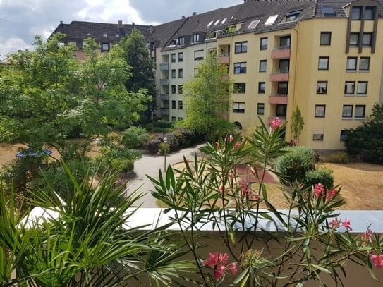 ****TOP Lage,2 Zi Wohnung mit Balkon und EBK,