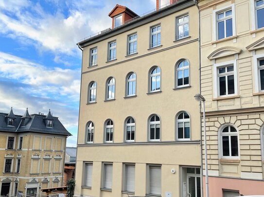 *** Geräumige 3R-Wohnung im Ostviertel mit moderner EBK und Garten ***