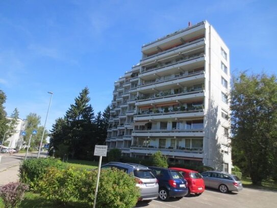 Fürstenfeldbruck, 3 ZKB, ca. 67 m² Wfl., 1. OG, Parkett, 2 Balkone, letzte Sanierung 2012, vermietet