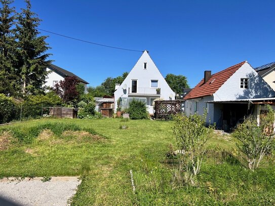 Schönes Baugrundstück mit Baugenehmigung für 2 Doppelhäuser in Neukeferloh bei München!