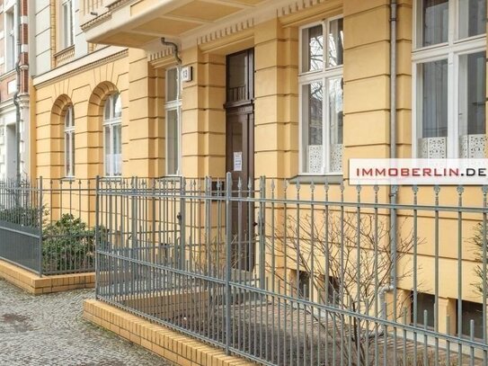 IMMOBERLIN.DE - Charmante Altbauwohnung mit Balkon + Pkw-Stellplatz beim Schlosspark Sanssouci