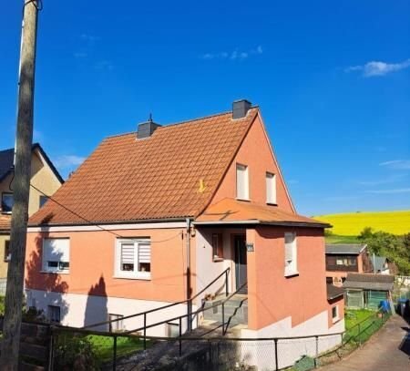 Freistehendes Einfamilienhaus mit traumhaftem Blick