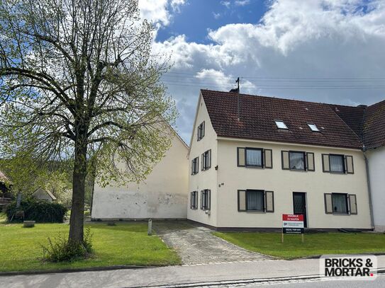 Bauernhaus mit Hoffläche als Bebauungspotential