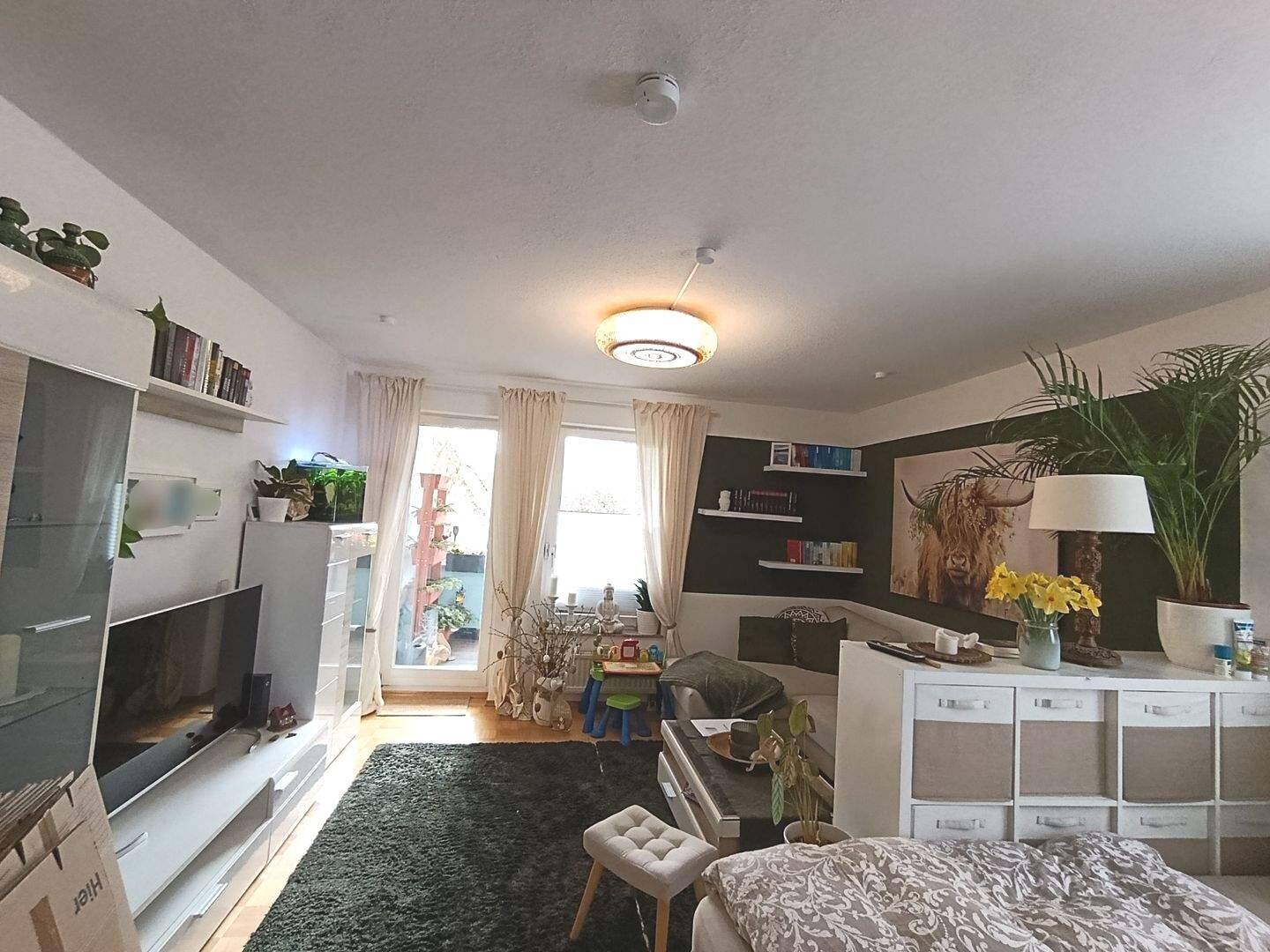 Sehr hübsche 2-Zimmer-Wohnung mit Parkett und Balkon im 1. OG - Foto 1