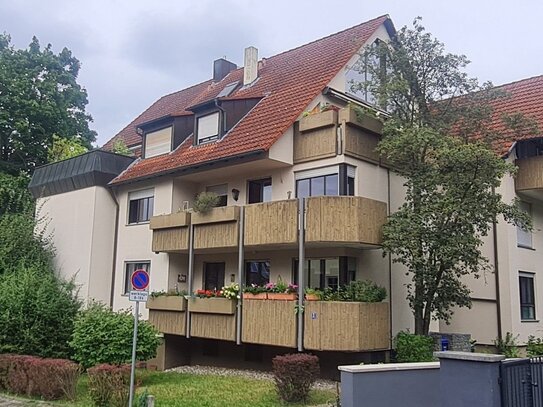 Gepflegte 2 Zimmer Wohnung mit Balkon in sehr guter Lage - NÜRNBERG-Laufamholz