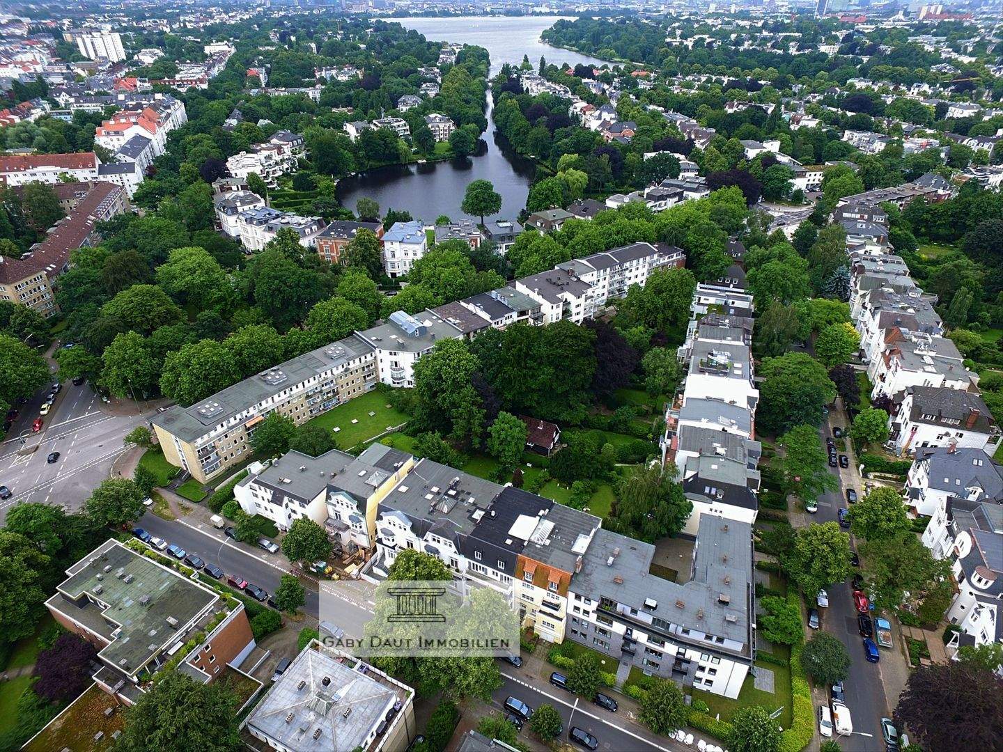 Dachterrassen-Traum: vermietete, sonnige 3-Zi. ETW Staffelgeschoß, absolute Alsternähe, ruhige Lage