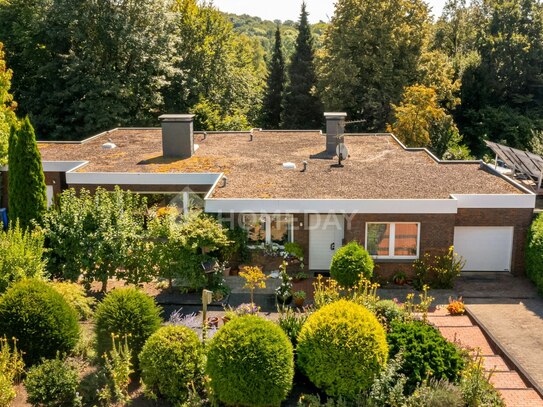 Charmantes Zweifamilienhaus mit großzügigem Grundstück und viel Platz für Ihre Familie