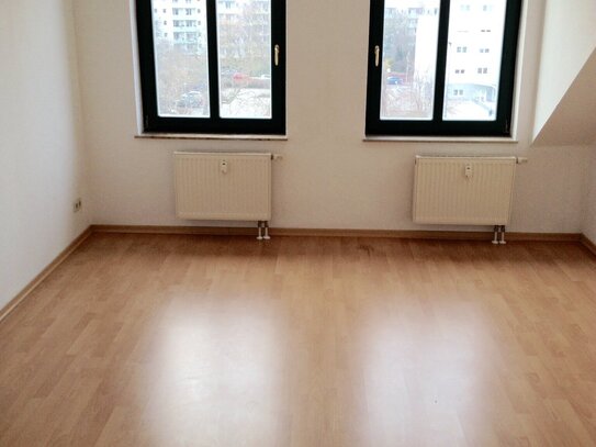 WG taugliche 3-R-Wohnung mit EBK. im DG ca.66 m² in MD- Sudenburg zu vermieten !