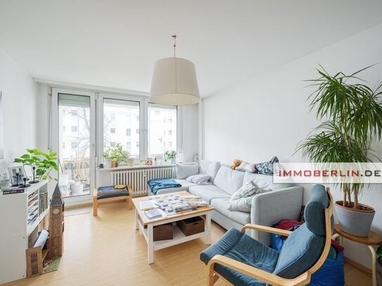 IMMOBERLIN.DE - Lichtdurchflutete Wohnung mit Westloggia in Westend