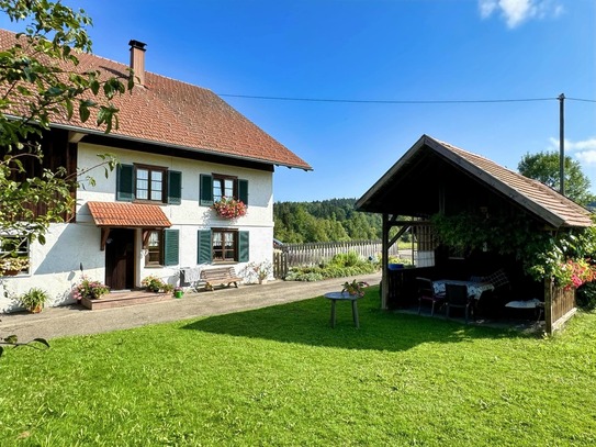 Schönes Bauernhaus mit Raum zur Entfaltung in idyllischer Landlage bei Isny im Allgäu