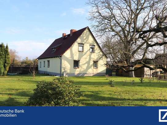 Grünes, ruhiges Wohnen in Rehfelde - Haus mit großem Grundstück und Nebengelass mit Neubaupotenzial