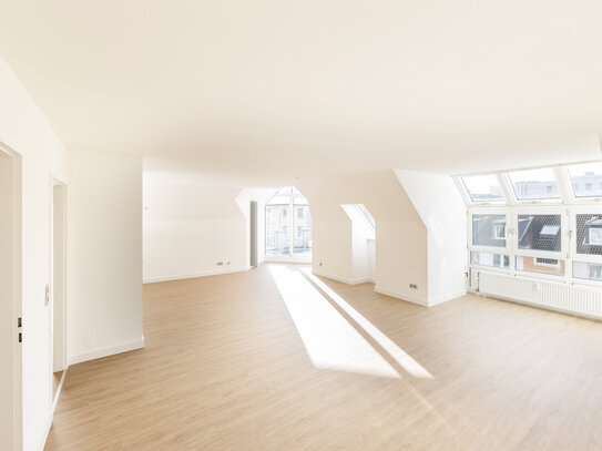 * Hell & sonnig * Maisonette-Wohnung * Balkon * TG-Platz *