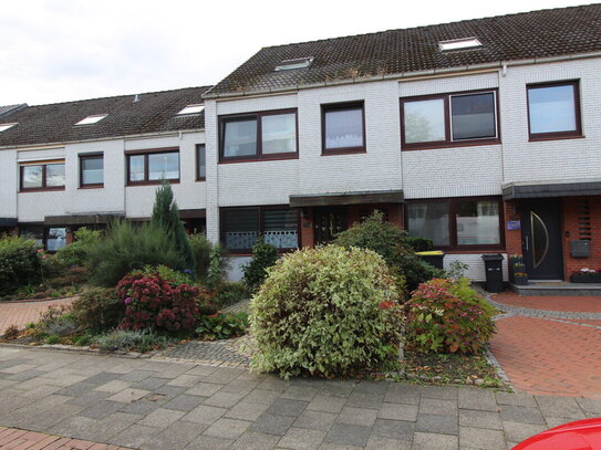 Charmantes Reihenmittelhaus mit Garage in guter Lage von Bremerhaven-Speckenbüttel