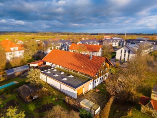 **Ehemaliges Wohn-Geschäftshaus mit großer Halle und viel Potenzial**