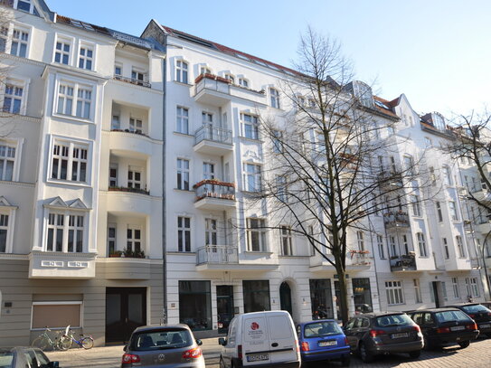 Möblierte 2Zi.-Altbau - charming furnished flat