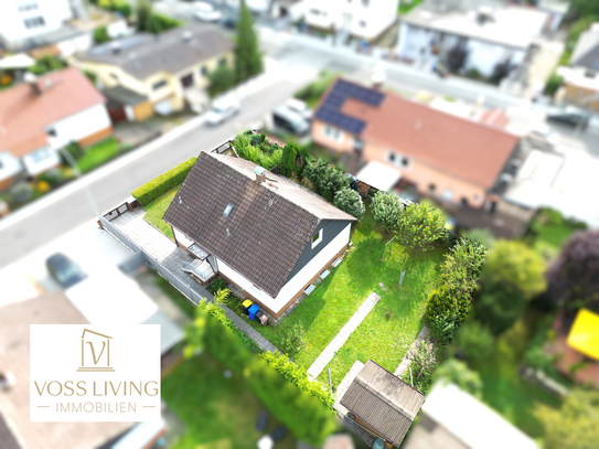 *Innen gerade saniert* Großes Einfamilienhaus in ruhiger Nachbarschaft mit Terrasse, Garage, Garten