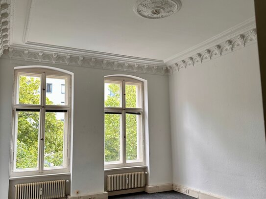 großzügig aufgeteilte Büroetagen im Altbau in Top Lage von Berlin Schöneberg /Tiergarten